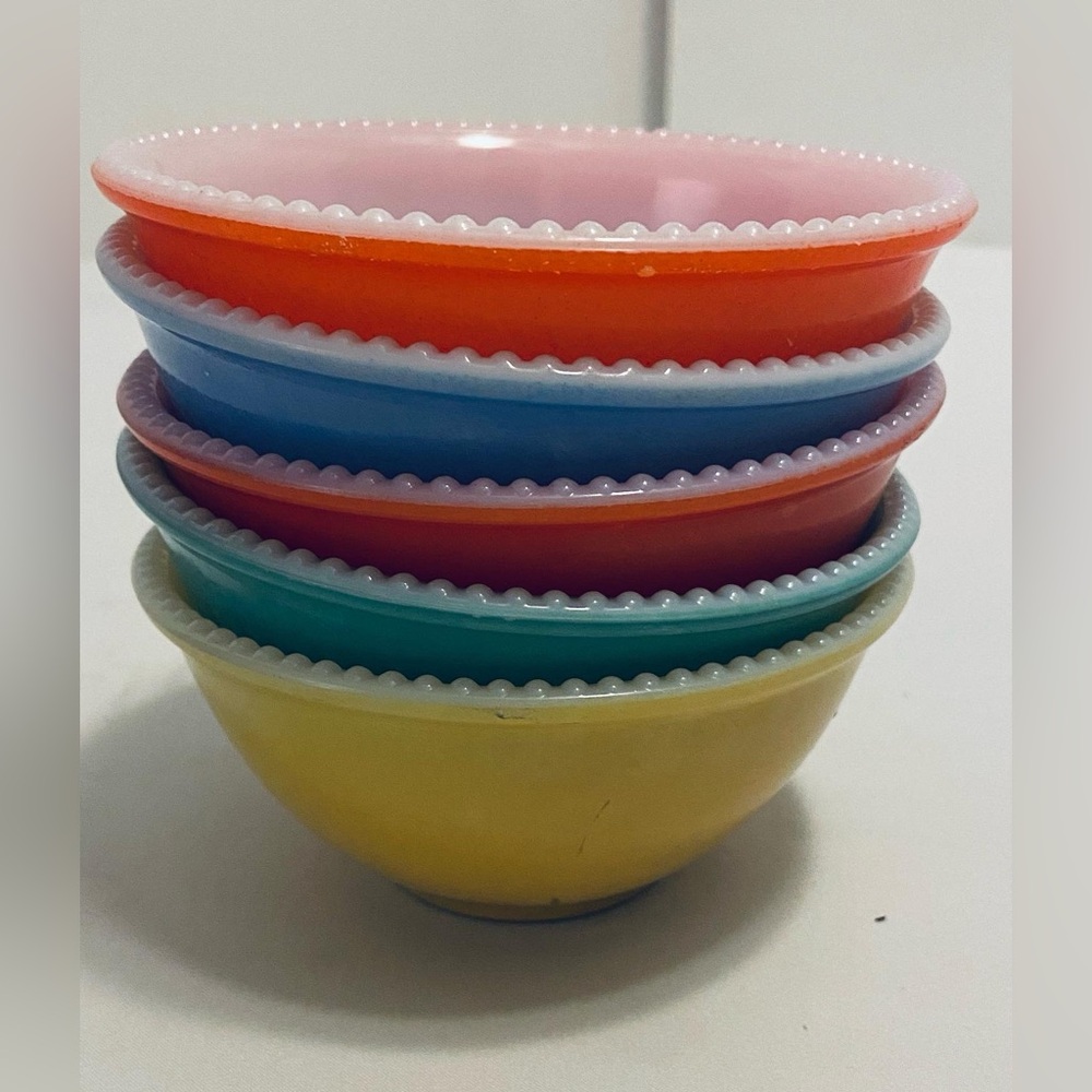 RARE McKee Bowls, set of 5. Yellow has crack on exterior, not interior.
